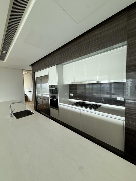 Kitchen with SubZero fridge