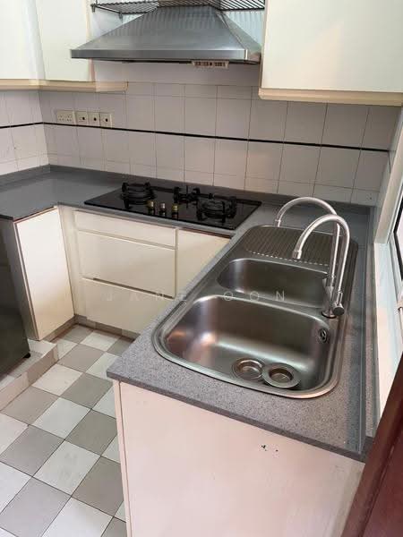 Changi Court, 702 Upper Changi Road East, Bedok / Upper East Coast, 2 Bedrooms, 872 sqft, Condominium For Rent, by Jane Oon, 60193617 - Kitchen - PropertyGuru.com.sg