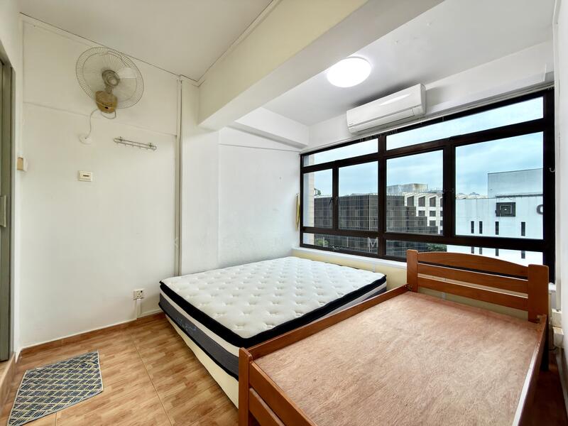 For Rent - Centrepoint