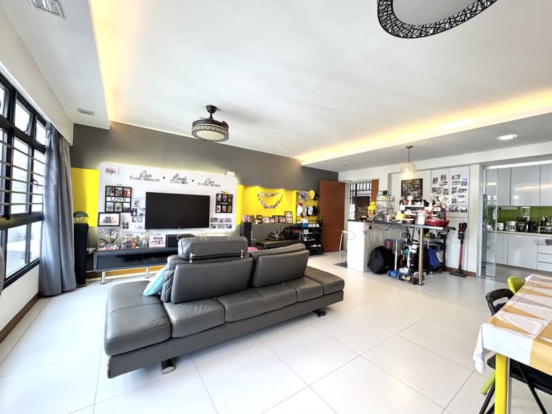 546C Segar Road, 546C Segar Road, 3 Bedrooms, 1,206 sqft, HDB Flat For Sale, by Sherylyn Ong, 60193907 - Living Room - PropertyGuru.com.sg
