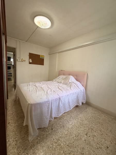 503 Ang Mo Kio Avenue 5 HDB Flat For Sale at S$ 448,888 | PropertyGuru Singapore - Bedroom