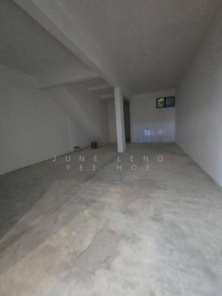 705 Ang Mo Kio Avenue 8, 705 Ang Mo Kio Avenue 8, 750 sqft, Shop / Shophouse For Rent, by June Leng Yee Hoe, 60194057 - CommercialGuru.com.sg