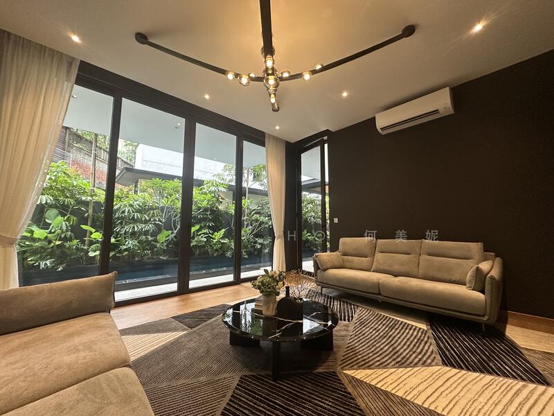 For Sale - FREEHOLD DETACHED @ D10 FERNHILL. WITHIN 1KM TO SINGAPORE CHINESE GIRLS" PRIMARY SCHOOL