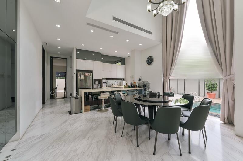 Dining + kitchen