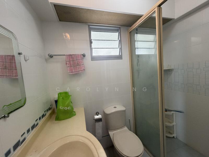 632B Punggol Drive Master Bath $1200