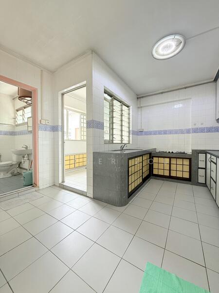 For Sale - 247 Simei Street 5