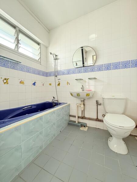 For Sale - 247 Simei Street 5