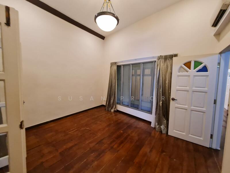 For Sale - Charm of The Courtyard Conserved! Geylang 4+1