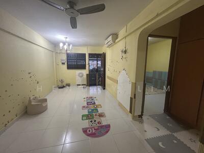 For Sale - 215 Ang Mo Kio Avenue 1