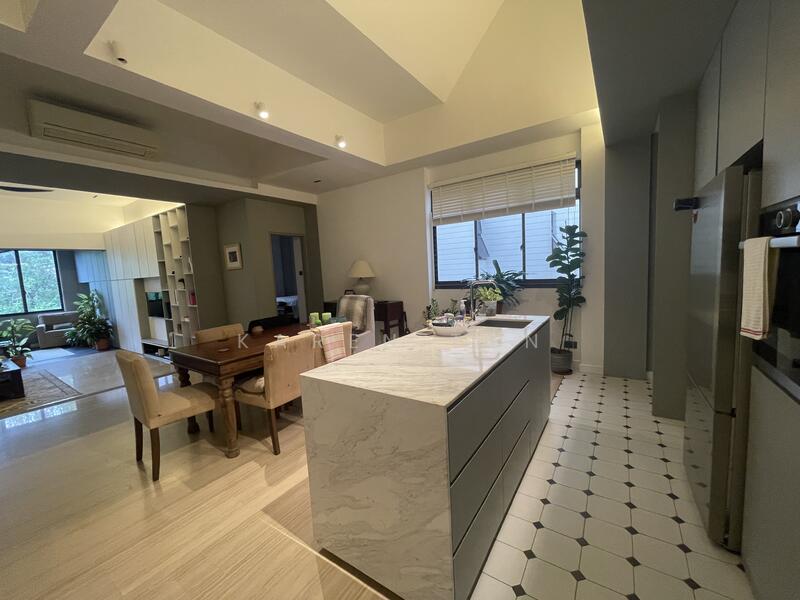 Dinning with breakfast counter