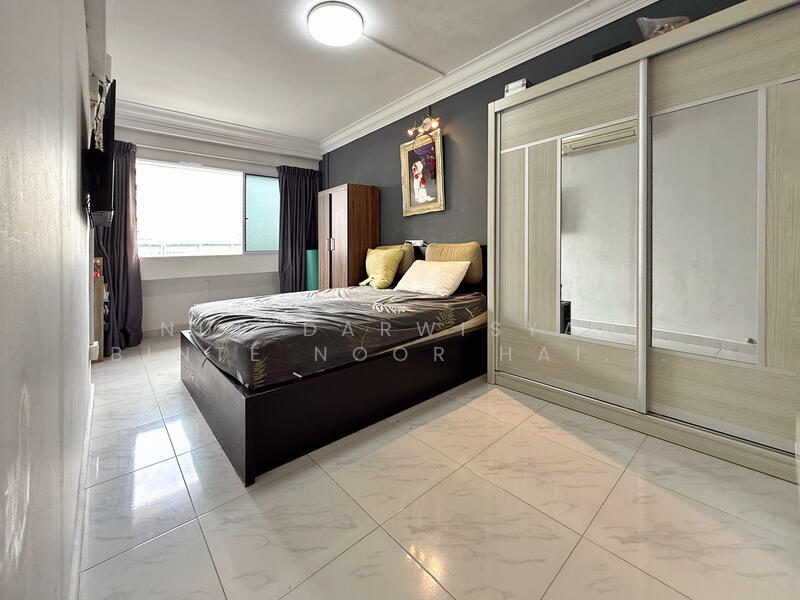 For Sale - 795 Woodlands Drive 72