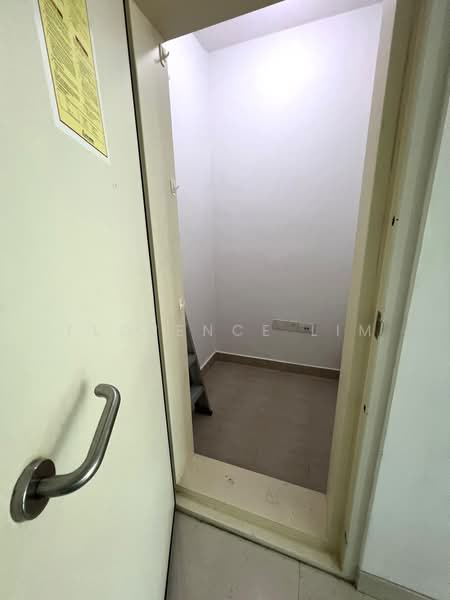 Centra Suites Apartment For Sale at S$ 699,000 | PropertyGuru Singapore - Store Room