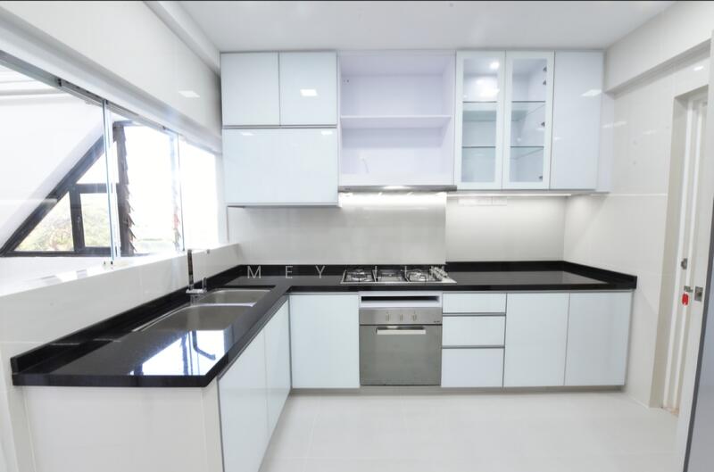 For Rent - Nassim Jade