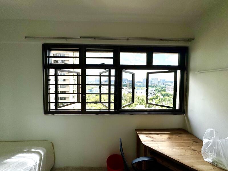 For Rent - 14 Dover Close East