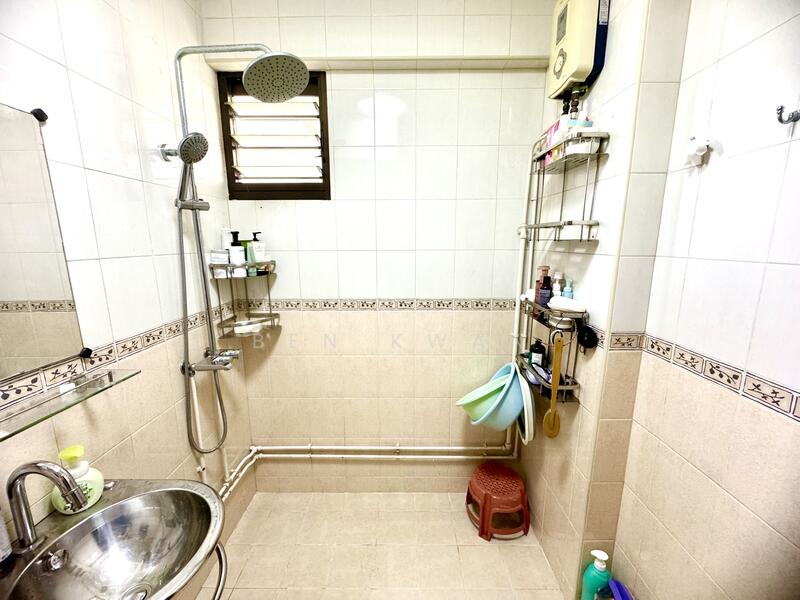 For Rent - 14 Dover Close East