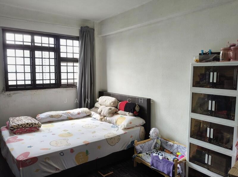 2nd Bedroom can see woodlands mrt