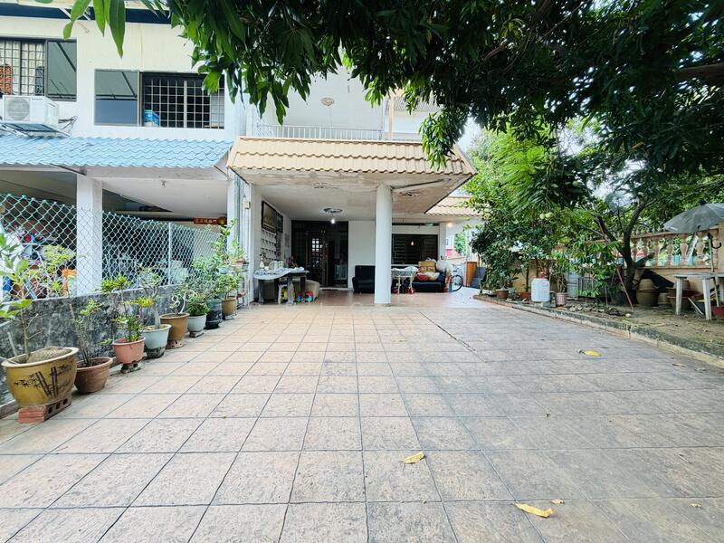 For Sale - Landed Corner Terrace from $520k. Rare Deal. Bigger & cheaper than HDB