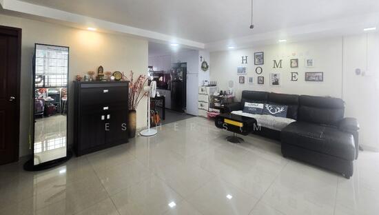 838 Tampines Street 82