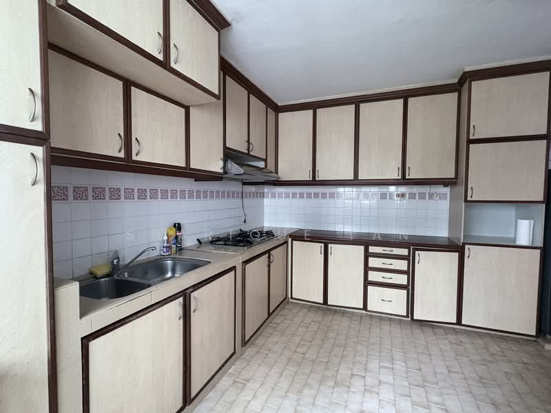 107 Gangsa Road, 107 Gangsa Road, 4 Bedrooms, 1,571 sqft, HDB Flat For Sale, by Sharique Tan, 60196350 - Kitchen - PropertyGuru.com.sg