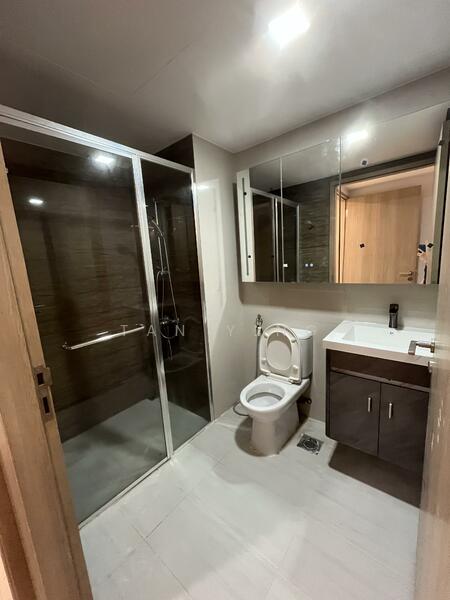 master room toilet