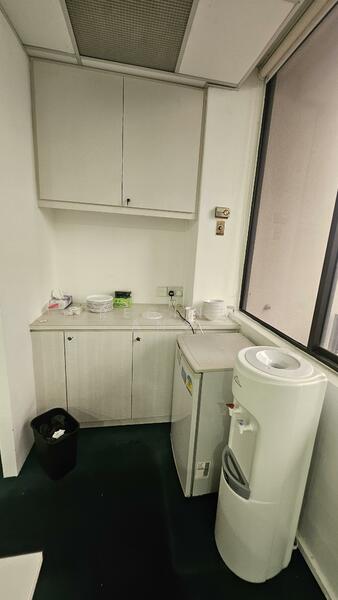 International Plaza, 10 Anson Road, 936 sqft, Office For Rent, by Regine Ang, 60196487 - Pantry - CommercialGuru.com.sg