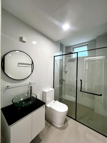 Dawn Ville, 1 Butterworth Lane, 2 Bedrooms, 947 sqft, Apartment For Sale, by Grace Teo, 60196643 - Bathroom - PropertyGuru.com.sg
