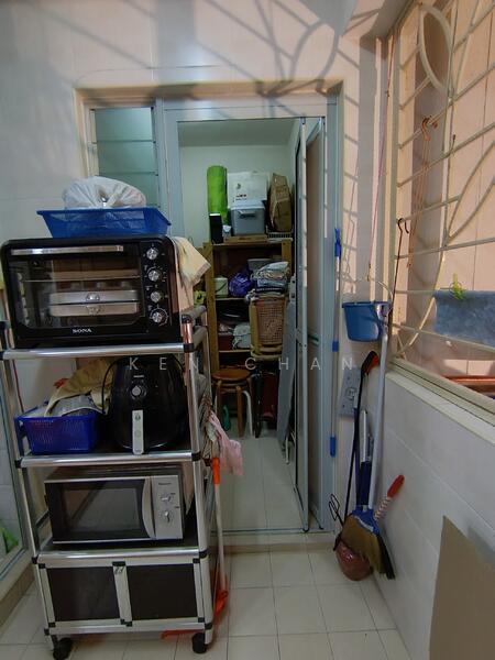 Guilin View Condominium For Sale at S$ 2,070,000 | PropertyGuru Singapore - Helper room