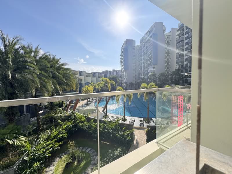 Skies Miltonia Condominium For Sale at S$ 1,200,000 | PropertyGuru Singapore - Balcony