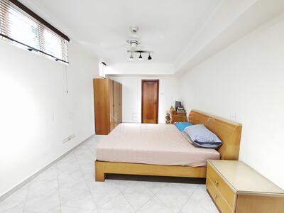 For Rent - Bt Timah Landed House Room with attached Bathroom