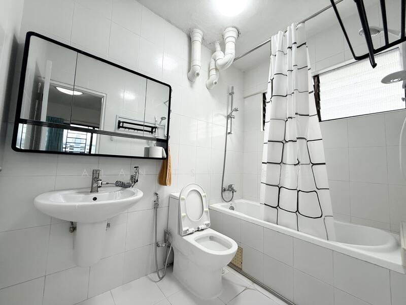 For Rent - Master Bedroom at Siglap MRT