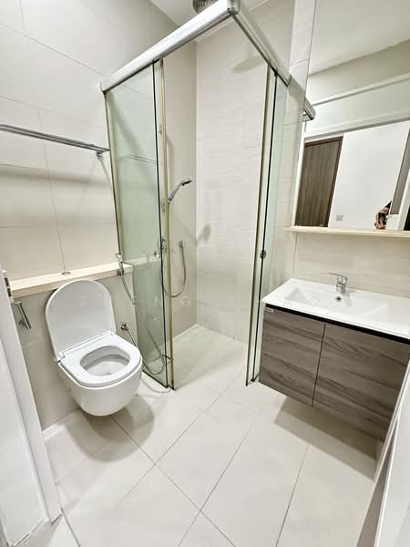 8 Farrer Suites, 8 Sing Joo Walk, Room Rental, 190 sqft, Apartment For Rent, by Zheng Chao, 60197277 - Bathroom - PropertyGuru.com.sg