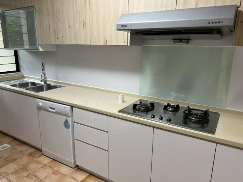 For Rent - D11 -21 Bukit timah beauty world mrt 4 bedroom house