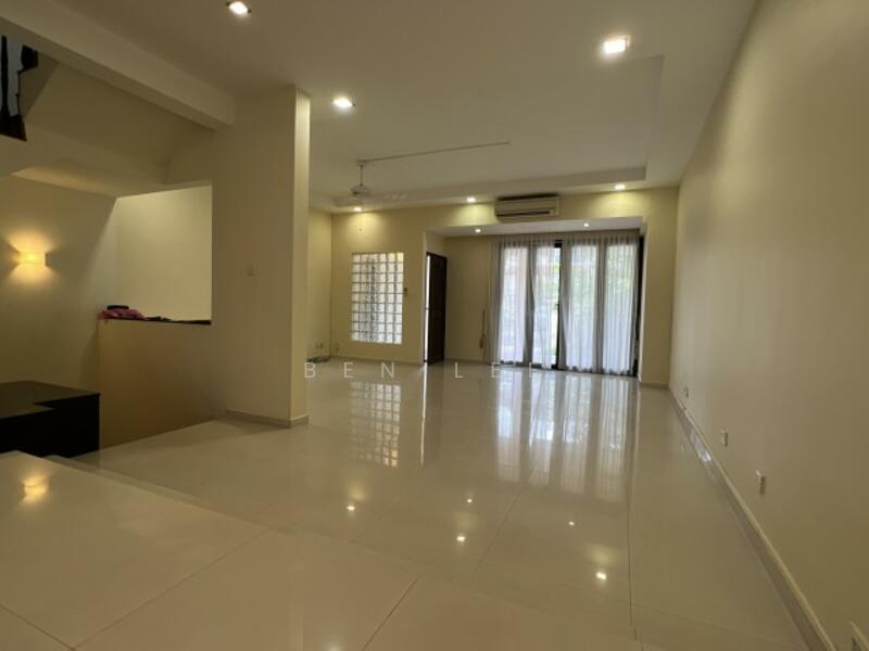 For Rent - D11 -21 Bukit timah beauty world mrt 4 bedroom house