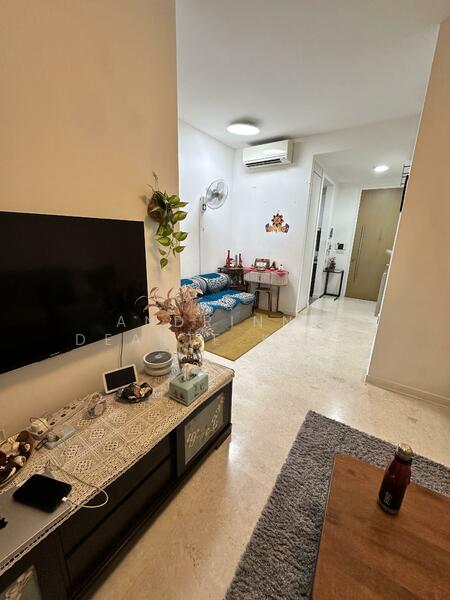 For Rent - Skies Miltonia