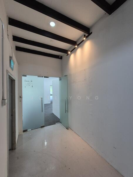 fitted window unit @ hougang!, own door unit has rooms & remote aircons!, 1,700 sqft, Light Industrial (B1) For Rent, by Joel Yong, 60197415 - CommercialGuru.com.sg