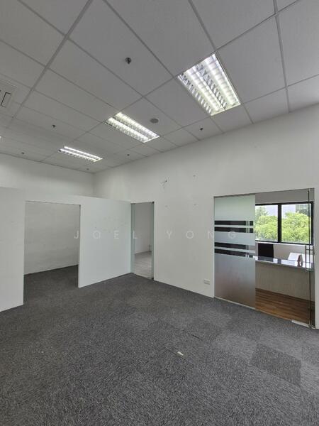 fitted window unit @ hougang!, own door unit has rooms & remote aircons!, 1,700 sqft, Light Industrial (B1) For Rent, by Joel Yong, 60197415 - CommercialGuru.com.sg