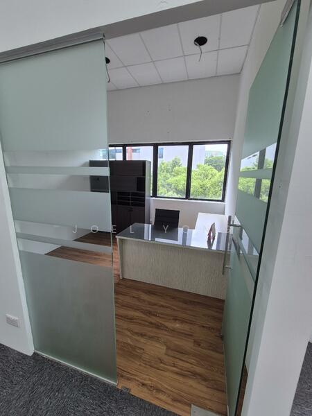 fitted window unit @ hougang!, own door unit has rooms & remote aircons!, 1,700 sqft, Light Industrial (B1) For Rent, by Joel Yong, 60197415 - CommercialGuru.com.sg