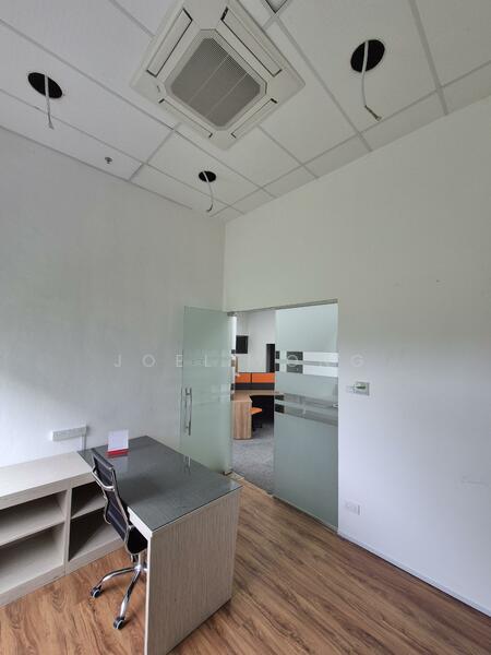 fitted window unit @ hougang!, own door unit has rooms & remote aircons!, 1,700 sqft, Light Industrial (B1) For Rent, by Joel Yong, 60197415 - CommercialGuru.com.sg