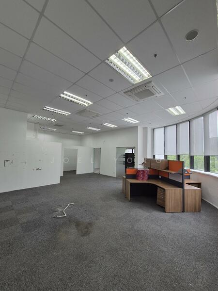 fitted window unit @ hougang!, own door unit has rooms & remote aircons!, 1,700 sqft, Light Industrial (B1) For Rent, by Joel Yong, 60197415 - CommercialGuru.com.sg