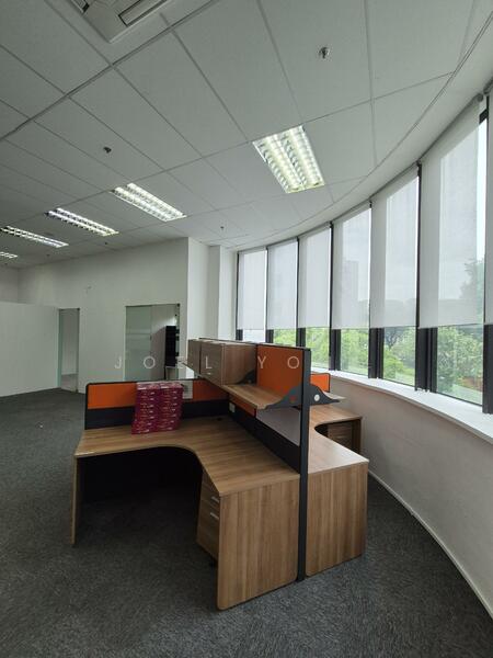 fitted window unit @ hougang!, own door unit has rooms & remote aircons!, 1,700 sqft, Light Industrial (B1) For Rent, by Joel Yong, 60197415 - CommercialGuru.com.sg