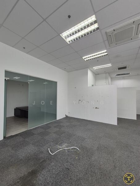 fitted window unit @ hougang!, own door unit has rooms & remote aircons!, 1,700 sqft, Light Industrial (B1) For Rent, by Joel Yong, 60197415 - CommercialGuru.com.sg
