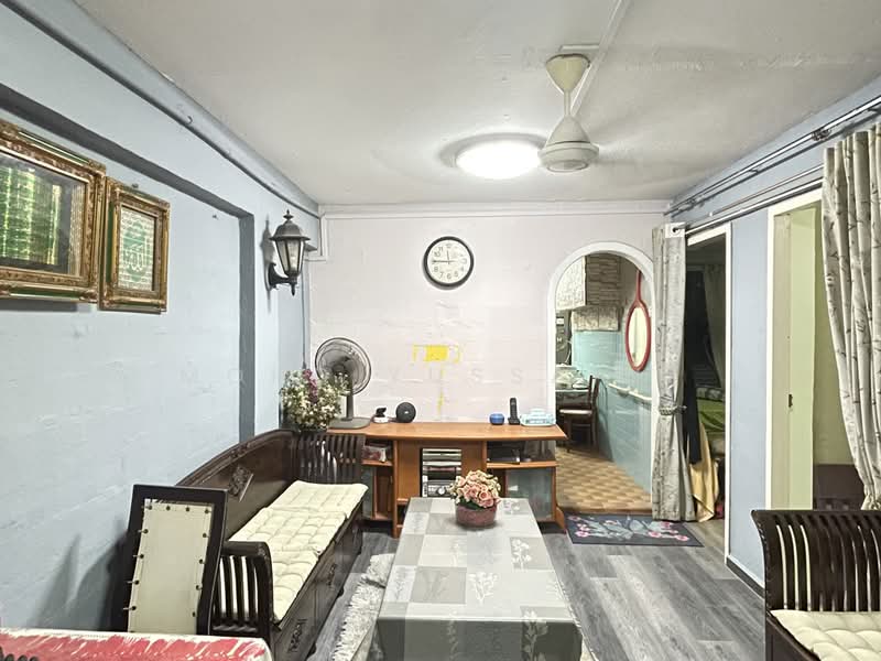 34 Jalan Bahagia, 34 Jalan Bahagia, 2 Bedrooms, 570 sqft, HDB Flat For Sale, by Mohd Yussaini, 60197466 - Living Room - PropertyGuru.com.sg