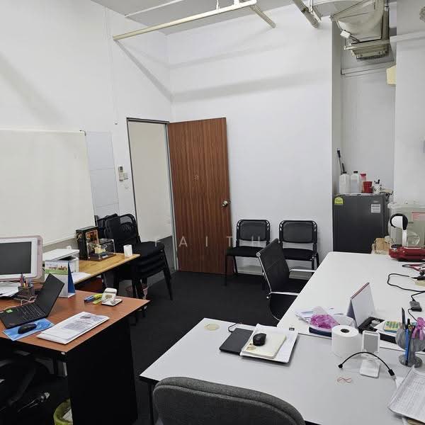 Wcega Tower, 21 Bukit Batok Crescent, Dairy Farm / Bukit Panjang / Choa Chu Kang, 1,076 sqft, Light Industrial (B1) For Sale, by Faith Quek, 60197654 - Interior - CommercialGuru.com.sg