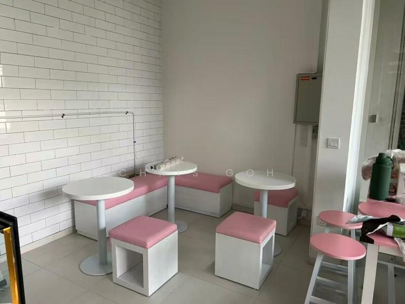 Shop in Pasir Panjang for sale, , 269 sqft, Other Retail For Sale, by Chris Goh, 60197731 - Dining Room - CommercialGuru.com.sg