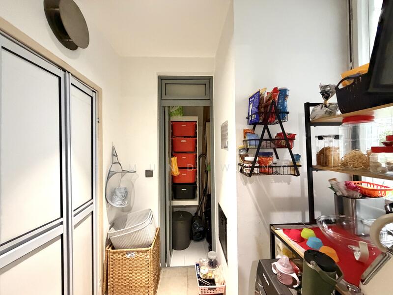 Kitchen with Yard and HS