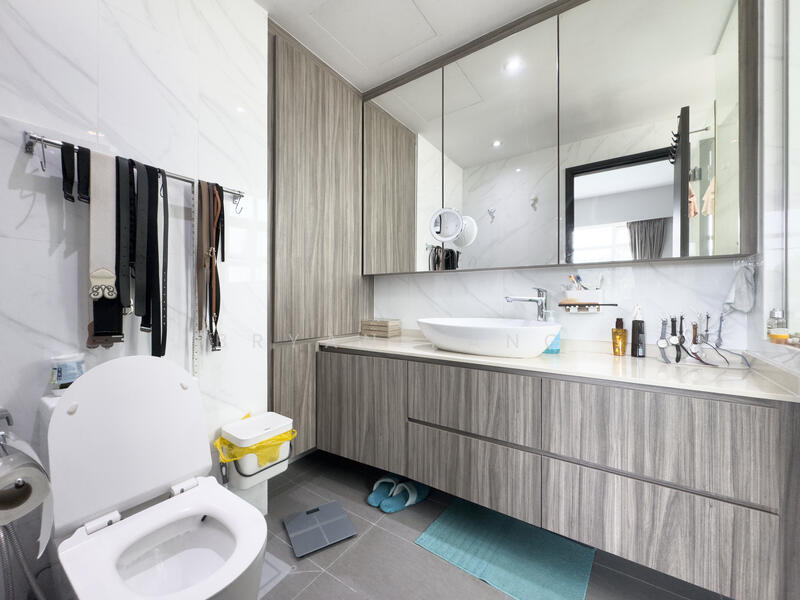 Master Bedroom Toilet