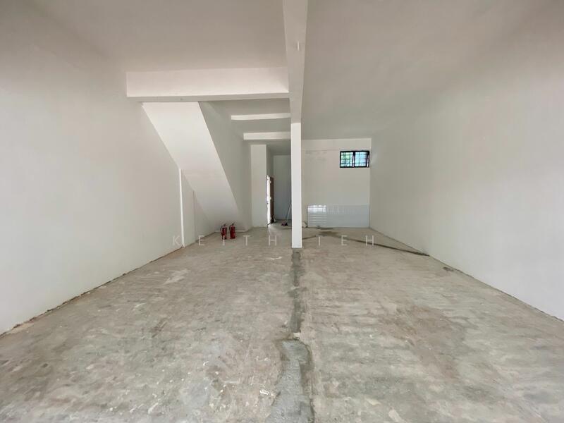 702 ANG MO KIO AVENUE 8