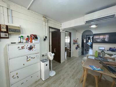 For Rent - 4 Holland Close