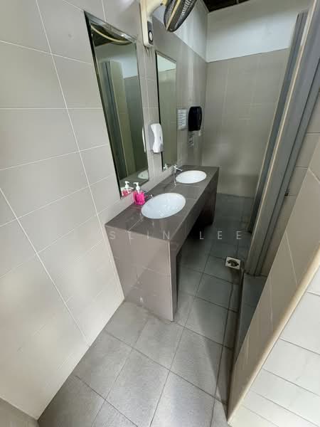 Pemimpin Industrial Building, 63 Jalan Pemimpin, 1,540 sqft, Light Industrial (B1) For Rent, by Jaslin Lee, 60199002 - Bathroom - CommercialGuru.com.sg