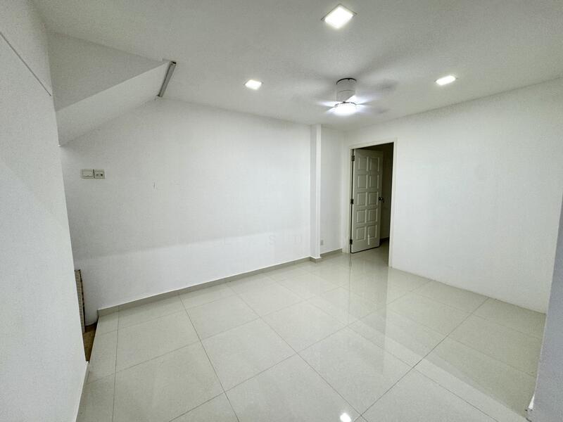 Additional dining room